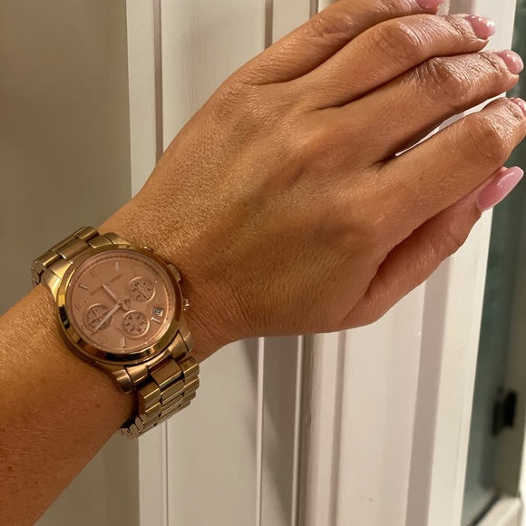 Michael Kors Rose Gold Watch! main image 7